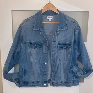 NWOT Relaxed Fit Jean Jacket